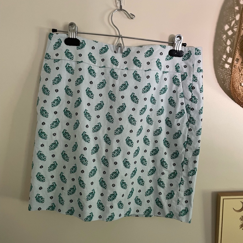 ANN TAYLOR paisley mini skirt size 6